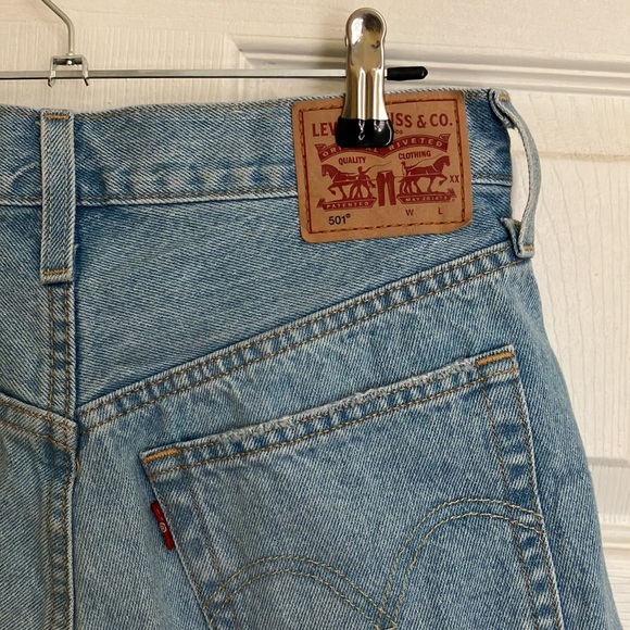 Levi’s 501 cutoff shorts - Picture 4 of 6